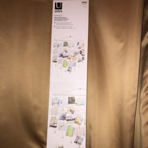 Umbra wall photo decor